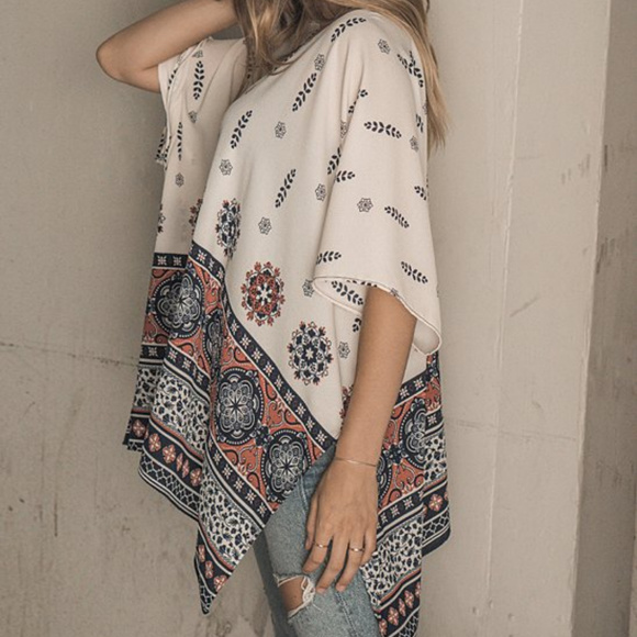 Ivory & Coral Arabesque Kimono - Picture 3 of 6